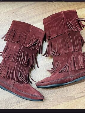 Minnetonka mid calf 3 layer Fringed Suede Boots - Burgundy